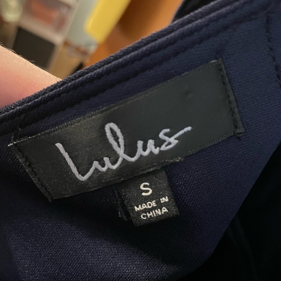 Lulus Navy Long Sleeve Lace Dress small NWOT - Picture 3 of 3